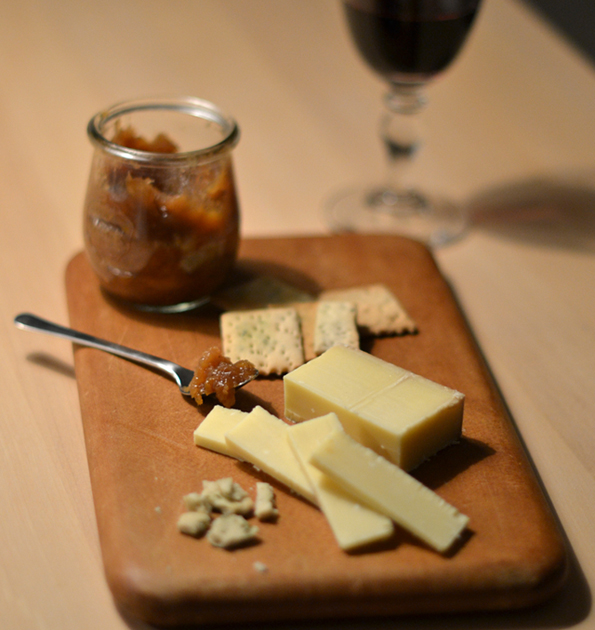 Gruyere-og-blommechutney