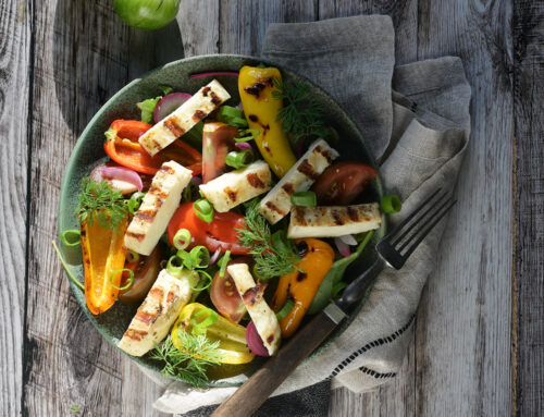 Salat med halloumi og grillet grønt